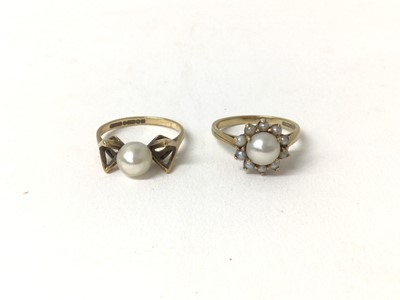 Lot 131 - Two 9ct gold cultured pearl rings