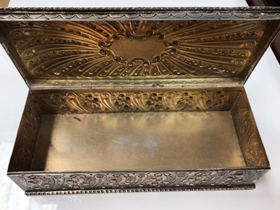 Lot 148 - Victorian Scottish silver box (Edinburgh 1886)
