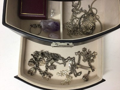 Lot 149 - Jewellery box containing silver and white metal jewellery