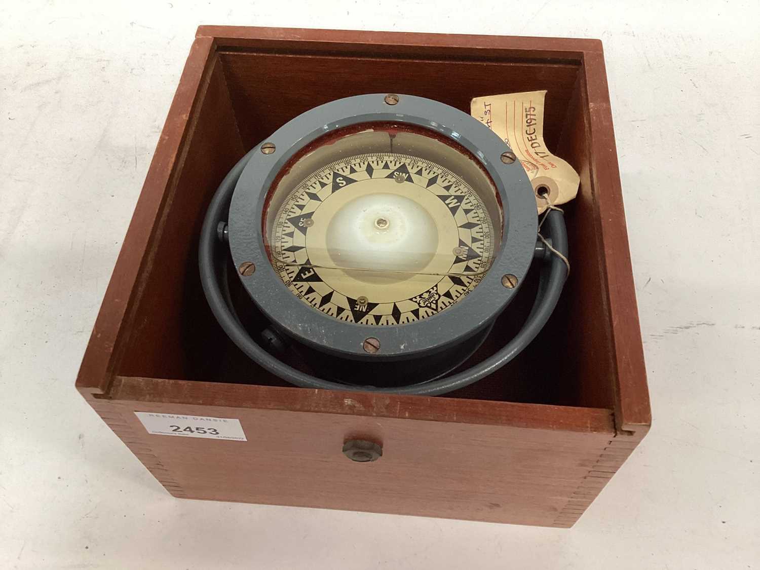 Lot 2453 - Sestrel gimbal compass in case