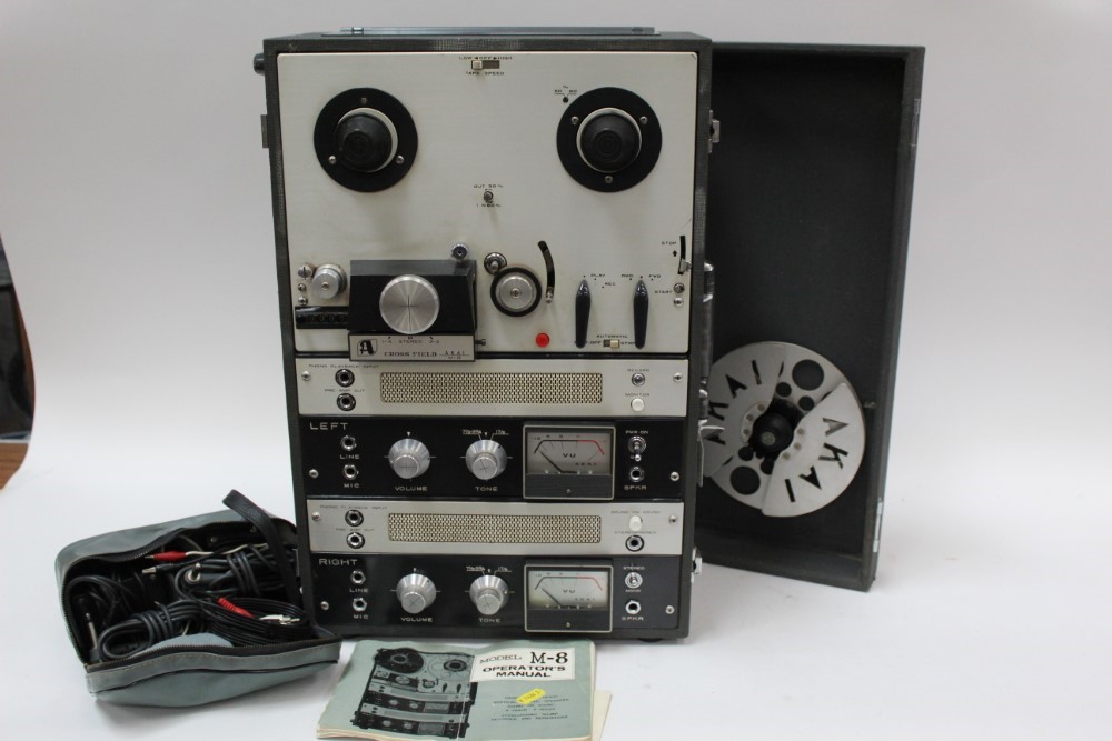 Lot 2212 - Akai M8 reel to reel tape recorder with