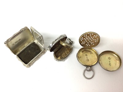 Lot 170 - Two Georgian silver vinaigrettes and Victorian silver vinaigrette 3cm (3)