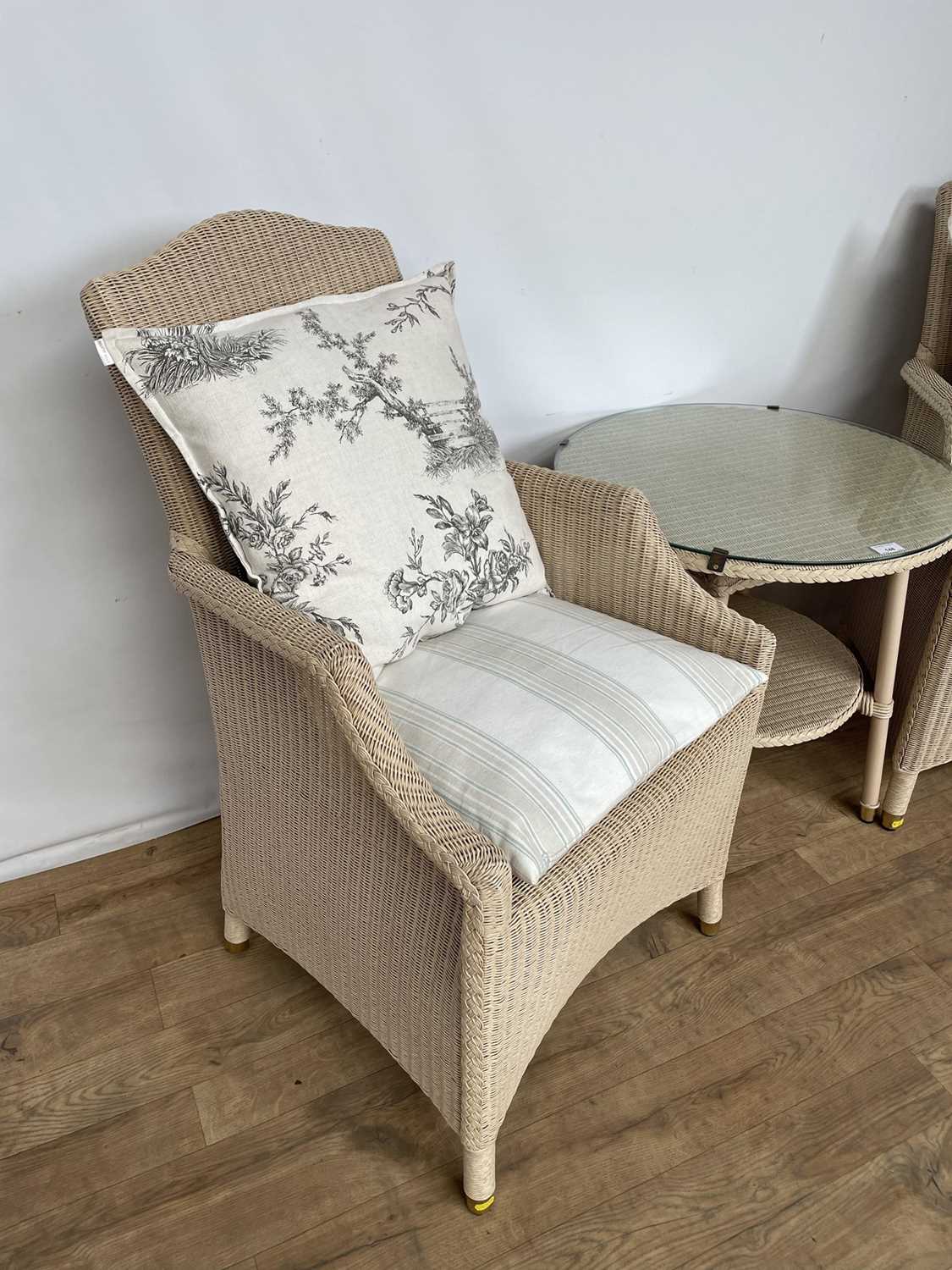 Lot 148 Vincent Sheppard lloyd loom type pair of