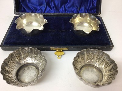 Lot 194 - Silver comport, silver toast rack, pair silver bon bon dishes and sundry silver (10)