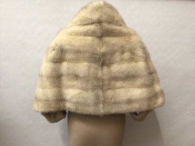 Lot 2123 - Pale blonde mink bolero jacket