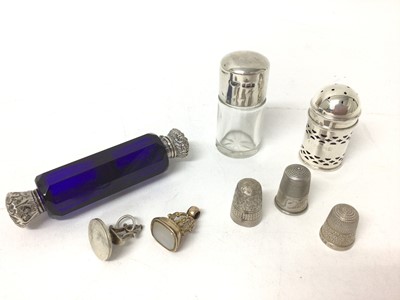 Lot 207 - Victorian silver mounted blue glass double ended scent bottle, Georgian seal and other items (8)