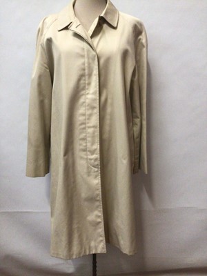 Lot 2127 - Ladies vintage clothing including blue crepe Japanese kimono, silk lined. Aquascutum mac size 14 R, Jaeger tweed cape size 38/40 and Irish herringbone tweed coat.