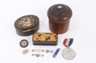 Lot 770 - George III tortoiseshell and metal inlaid snuff box of oval form, together with an oblong tortoiseshell snuffbox, other items