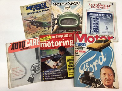 Lot 1955 - Collection of various automotive related magazines and books, to include August 1944 copy of The Morris Owner and Nuffield Mail, 1950's Motorsport and others (1 box)