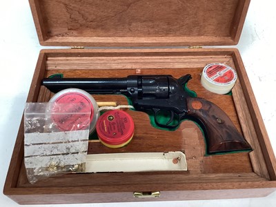 Lot 903 - Blanc firing replica Colt pistol in case and lot replica pistols and hunting knife