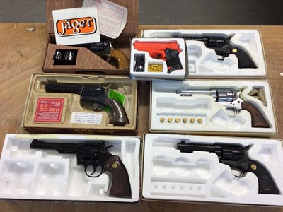 Lot 909 - Five replica Colt blank firing pistols in boxes and two BB guns in boxes (7)