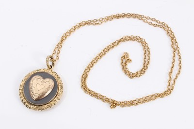 Lot 567 - Victorian locket on chain