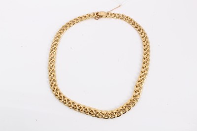 Lot 563 - 18ct gold necklace