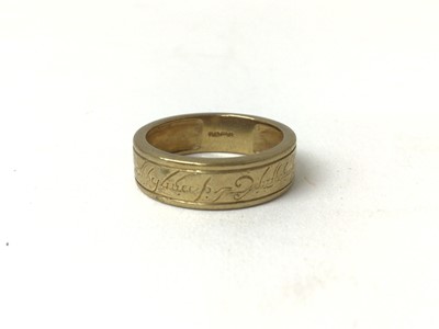 Lot 254 - Lord of the Rings Danbury Mint 9ct gold ring, boxed with certificate.