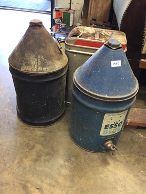 Lot 1925 - Collection of various vintage BP, Ford, Esso and other oil cans can bottles.