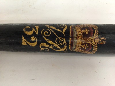 Lot 803 - Victorian painted Police truncheon decorated with crowned VR and '32' 42 cm