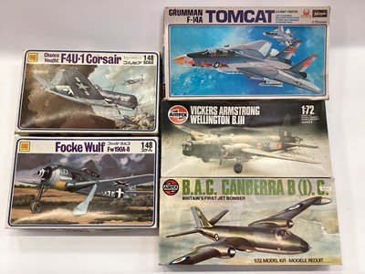 Lot 1839 - Selection of unconstructed model aircraft kits, various manufacturers including Matchbox, Hasegawa, Heller etc.