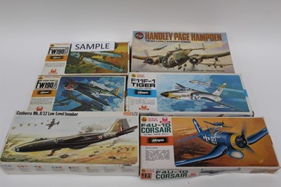 Lot 1840 - Selection of unconstructed model aircraft kits including Airfix, Frog, Matchbox, etc. (qty)