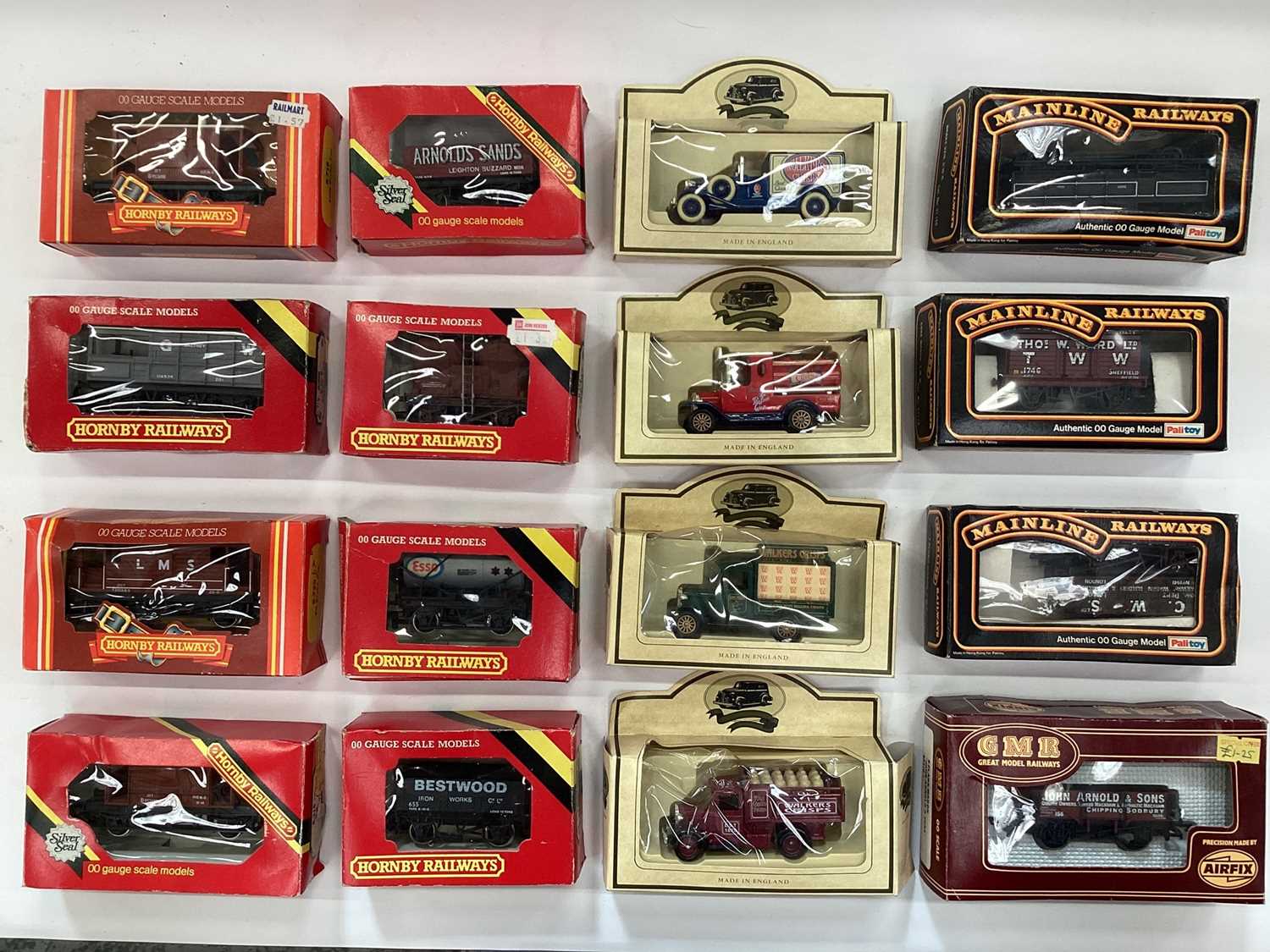 Lot 1843 - Railway 00 guage boxed selection of carriages and rolling stock plus Lledo Days Gone models.