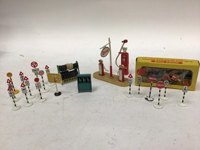 Lot 1868 - Dinky boxed Road Maintenance Personnel no. 010 boxed and a selection of road signs and garage items.