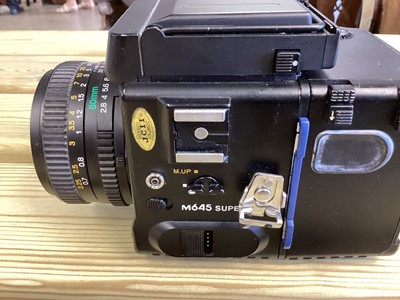 Lot 2361 - Mamiya 645 medium format camera in original case