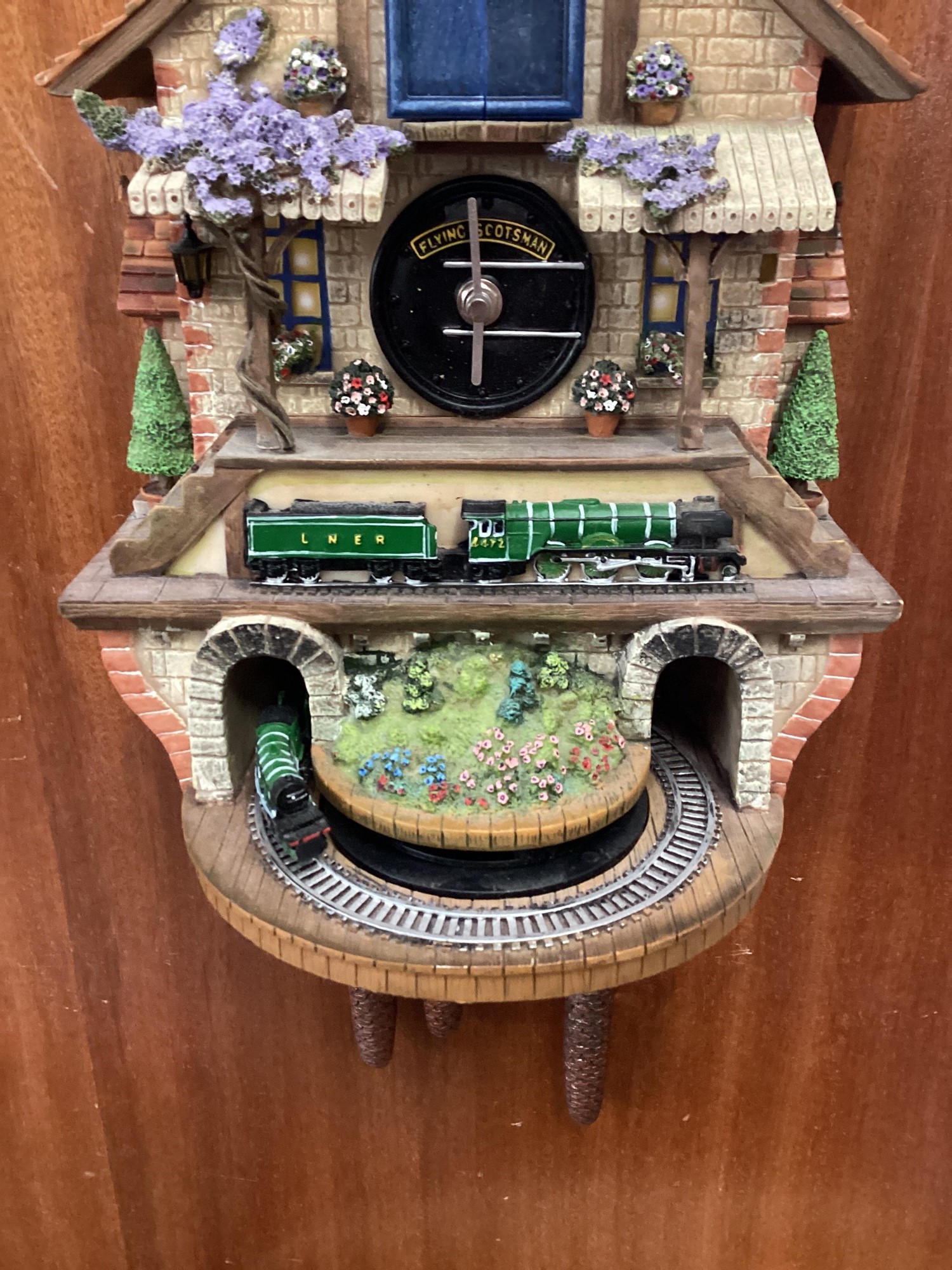 Lot 1893 Flying Scotsman novelty train cuckoostyle