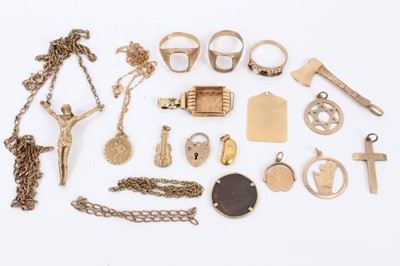 Lot 573 - Crucifix and other gold jewellery