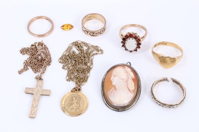 Lot 575 - Small group of gold jewellery, opal and garnet cluster ring and sundry jewellery