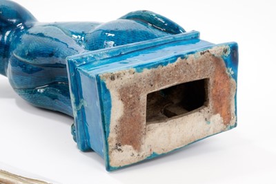 Lot 85 - 18th/19th century Chinese blue glazed cat