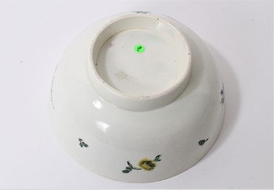 Lot 5 - An 18th century Worcester porcelain bowl, polychrome painted with floral sprays, 16cm diameter