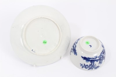 Lot 7 - A Worcester blue and white tea bowl and saucer, circa 1775-85, printed with the Mother and Child pattern, the saucer blue-lined and measuring 12.5cm diameter