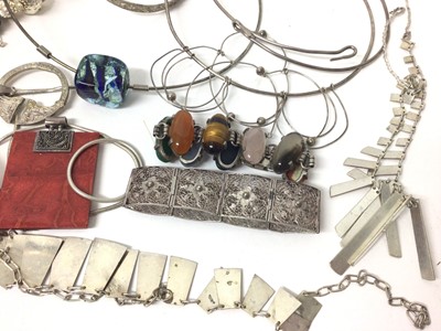 Lot 159 - Quantity of silver and white metal jewellery