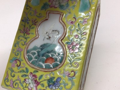 Lot 118 - Pair of Chinese porcelain pot pourri vases (damaged)