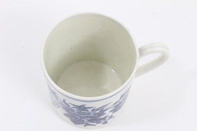 Lot 71 - A Worcester small mug, printed in blue with the Three Flowers pattern, circa 1770