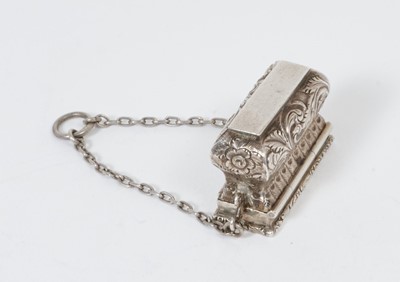 Lot 248 - Early Victorian silver vinaigrette, in the form of a purse or handbag. Windsor Castle.