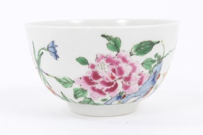 Lot 344 - An unusual Worcester tea bowl, painted in Chinese famille rose style, circa 1755-56