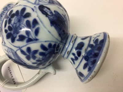 Lot 82 - A Chinese blue and white mustard pot, Kangxi