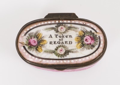 Lot 834 - A South Staffordshire enamel patch box – ‘A Token of Regard’, circa 1800