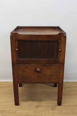 Lot 1362 - George III mahogany tray top commode