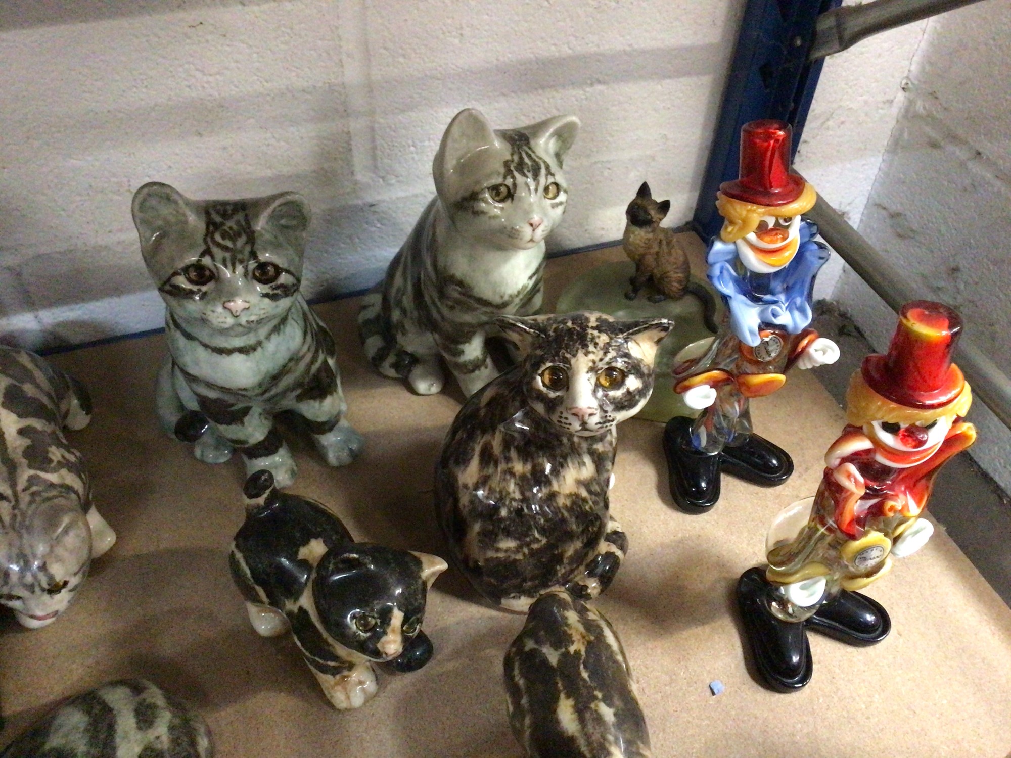 Lot 78 Group of Winstanley cats, Lilliput Lane and