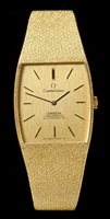 Lot 554 - 1970s gentlemen's Omega gold (18ct)...