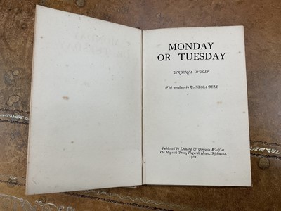 Lot 748 - Virginia Woolf - Monday or Tuesday, 1921 first edition, published by Hogarth Press, with woodcuts by Vanessa Bell, board ends