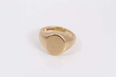 Lot 86 - 9ct gold signet ring (Birmingham 1996), size K