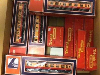 Lot 7 - Hornby/Triang boxed selection of carriages, rolling stock and accessories plus some Lima boxed carriages (qty)