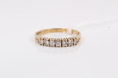 Lot 138 - 9ct gold diamond seven stone ring