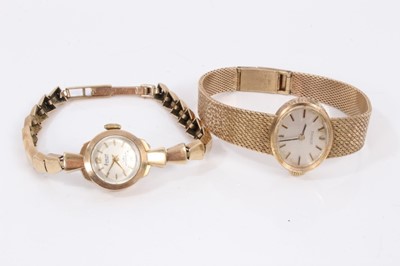Lot 349 - Ladies 9ct gold Tissot wristwatch and a ladies Accurist 9ct gold wristwatch (2)