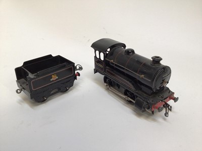 Lot 28 - Railway O Gauge unboxed selection of tinplate clockwork locomotives including Hornby, Bing etc. plus some tenders (QTY)