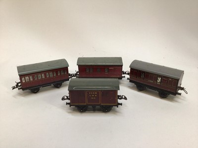 Lot 32 - Railway O Gauge unboxed selection of rolling stock, wagons, tenders etc. various manufacturers (QTY)