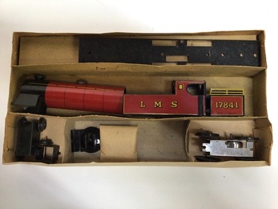 Lot 34 - Chad Valley UBILDA tinplste construction kit in original box plus miniature tinplate and other railway models (QTY)