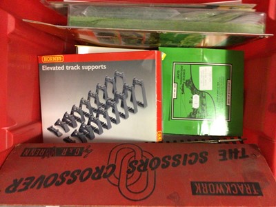 Lot 49 - Railway OO Gauge accessories including Skaledale, Sccenix, Bachmann and others plus 2x HM Power Controllers (boxed) and quantity of constructed buildings